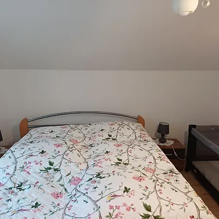 Málika Čierny Blh
